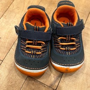 Stride Rite 3.5 infant soft rubber sole sneakers